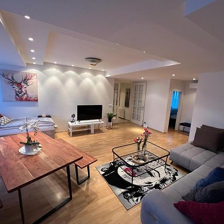 Iren Apartment Bratislava Buitenkant foto