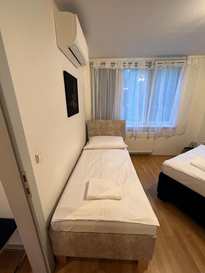 Iren Apartment Bratislava Buitenkant foto